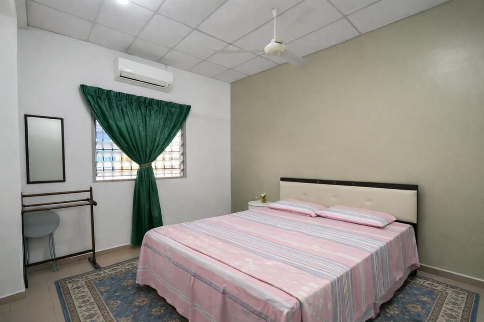 Rumah Hijau House in Perak Tengah District