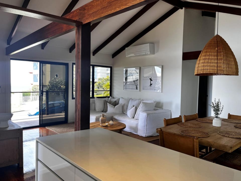 76 Cooloola Drive - Rainbow Beach. Aircon. Wifi. Ocean views House in Rainbow Beach