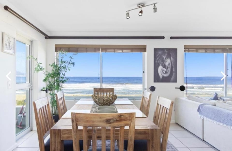 The Continental Sea Spray Apartment in Cape Town