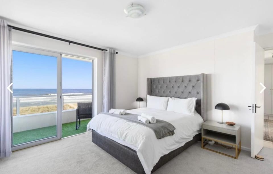 The Continental Sea Spray Apartment in Cape Town