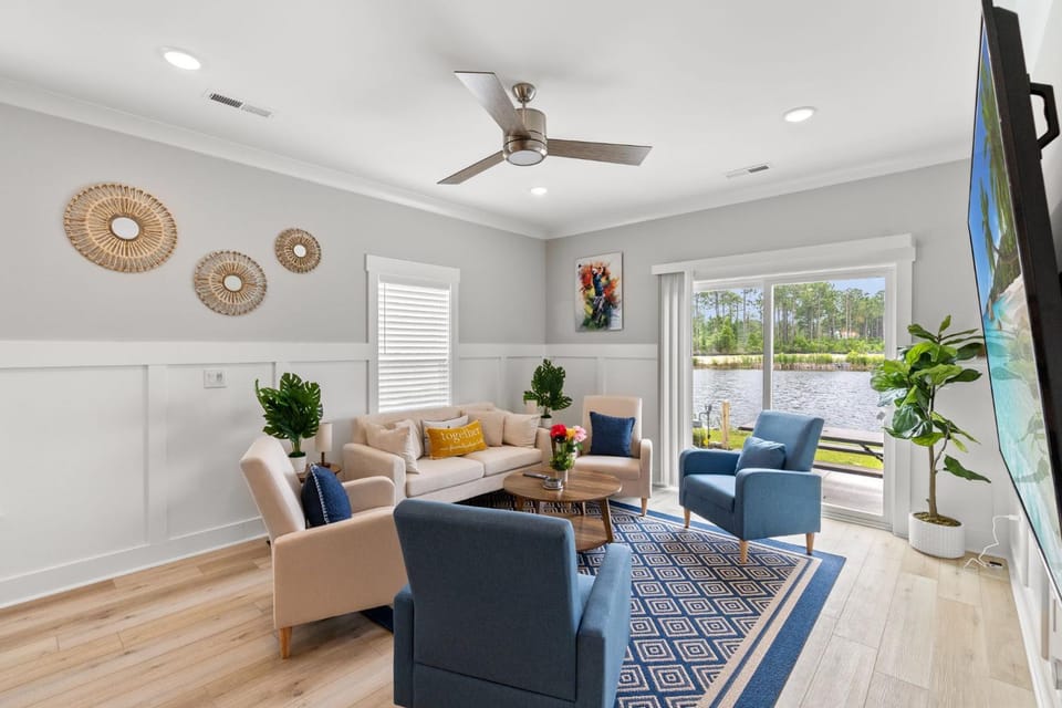 Family waterfron retreat-Near golf Beach Barefoot House in North Myrtle Beach
