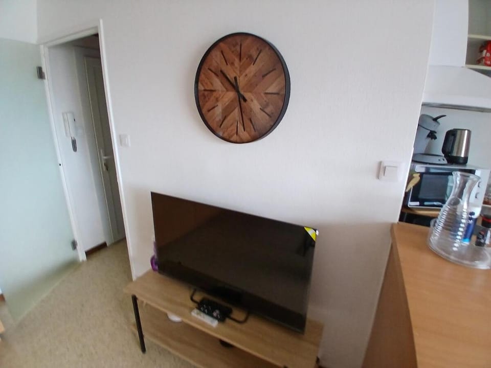 Confortable T2 Refait à Neuf a 3mn de la mer parking wifi Apartment in Six-Fours-les-Plages
