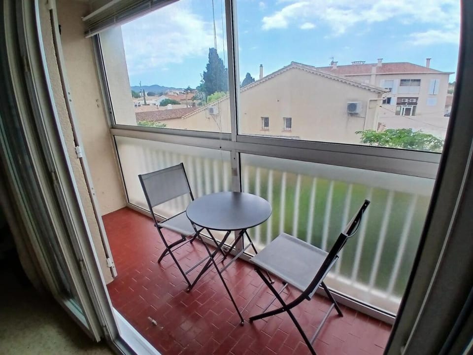 Confortable T2 Refait à Neuf a 3mn de la mer parking wifi Apartment in Six-Fours-les-Plages
