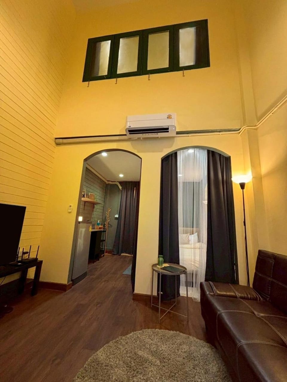 TV and multimedia, Living room, Photo of the whole room, Seating area, air conditioner
