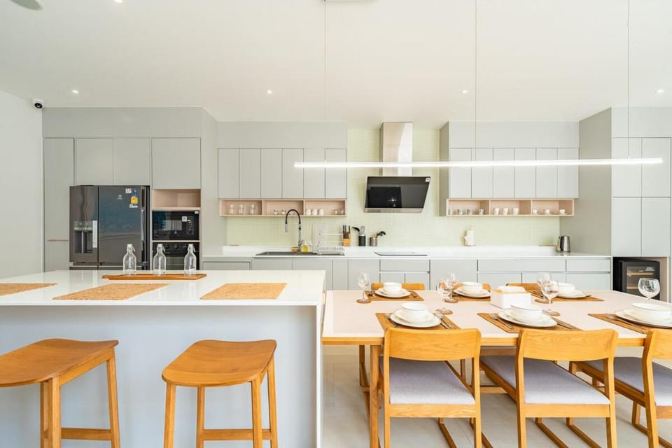 Kitchen or kitchenette, Dining area, pet friendly, stove, toaster