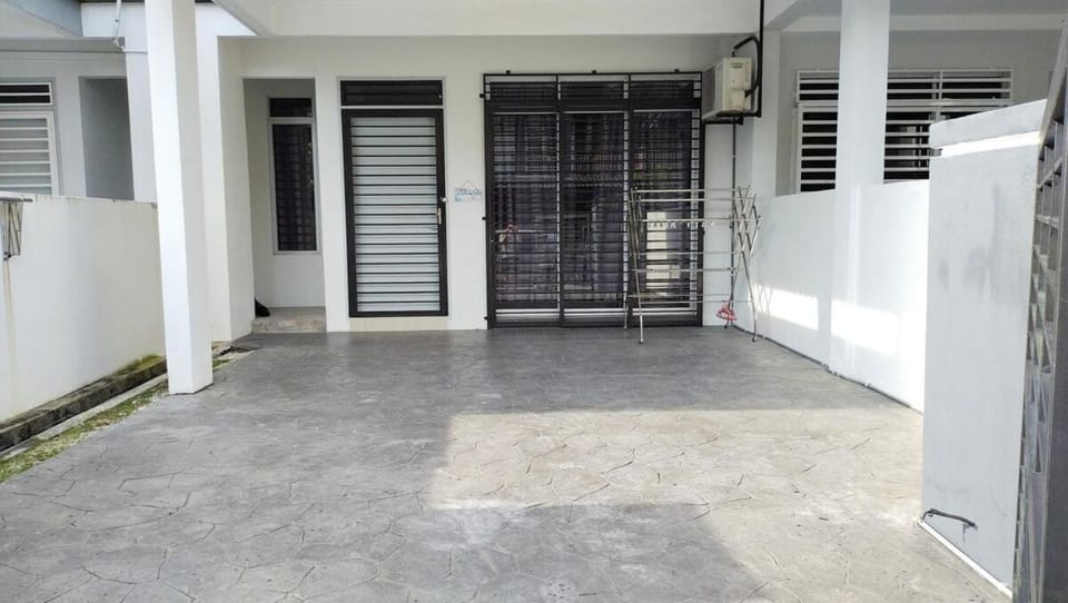 1627 Bukit Kepayang nearby Aeon S2 12Pax House in Negeri Sembilan, Malaysia