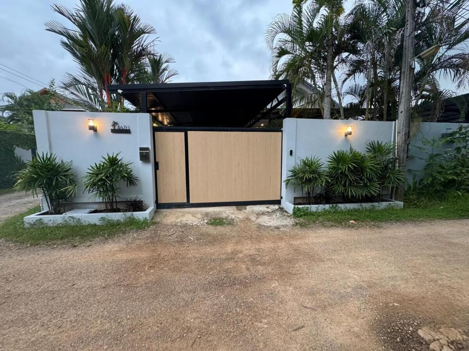 Property building, Garden, Garden view