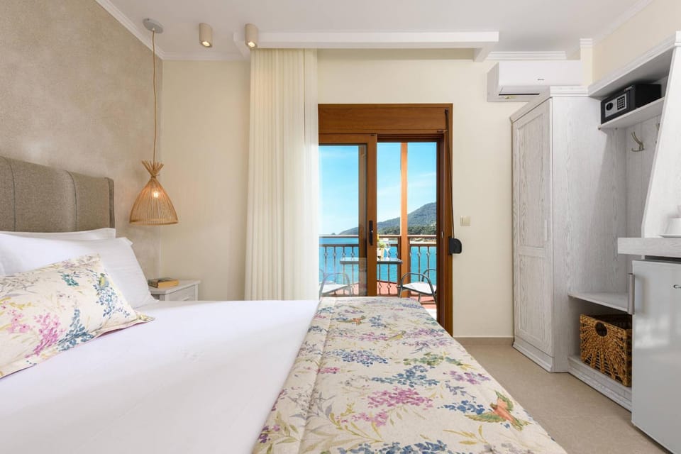 Bed, Photo of the whole room, Bedroom, Sea view