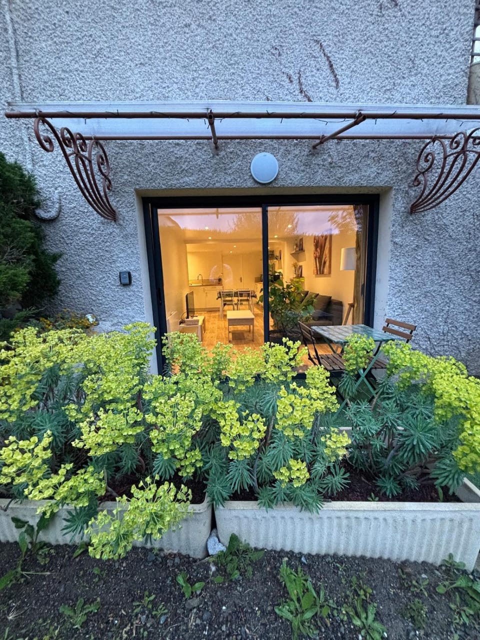 Appartement chez maison hôte rez de jardin House in Auvergne-Rhône-Alpes