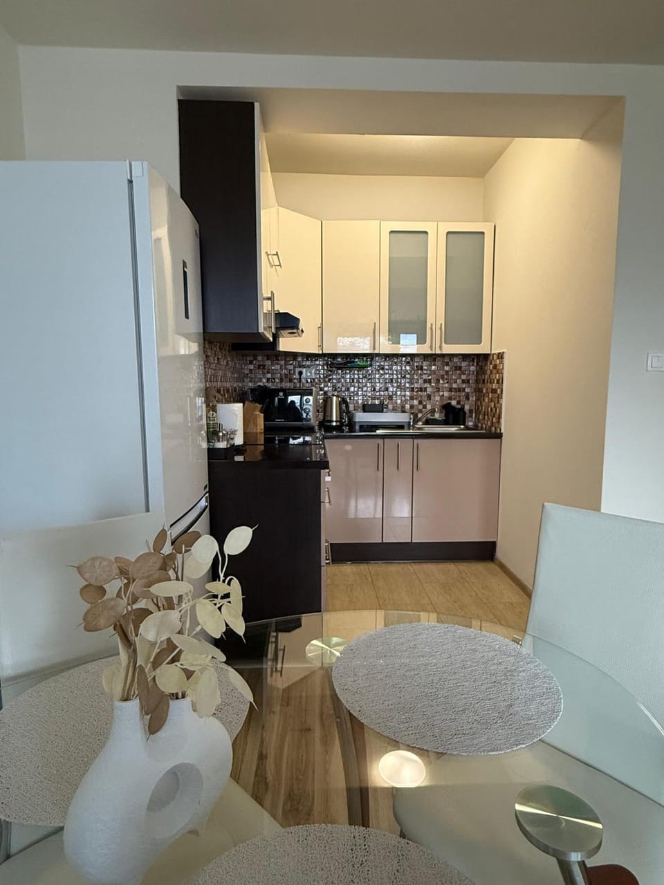 Kitchen or kitchenette, Dining area, oven, pet friendly, stove