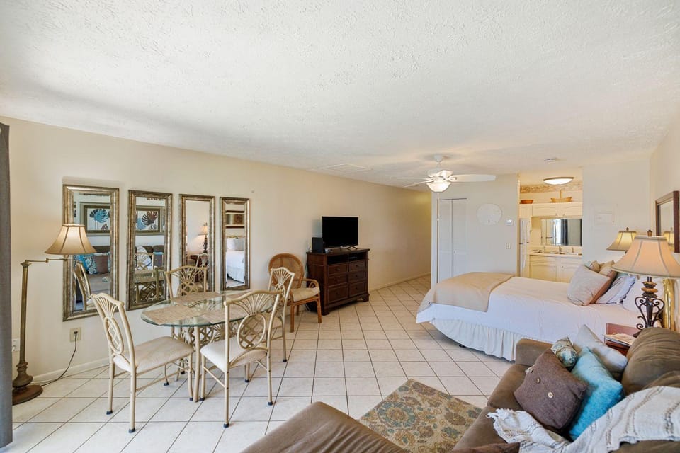 Studio - Lullwater 299 bottom floor No Elevator! House in Panama City Beach