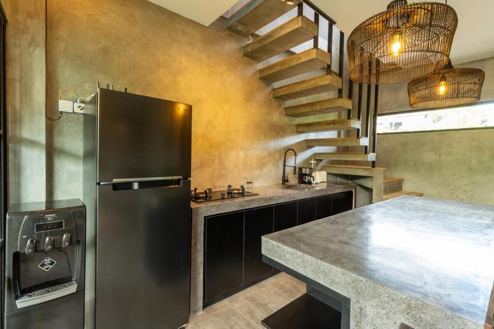 Kitchen or kitchenette, dishwasher, minibar, oven