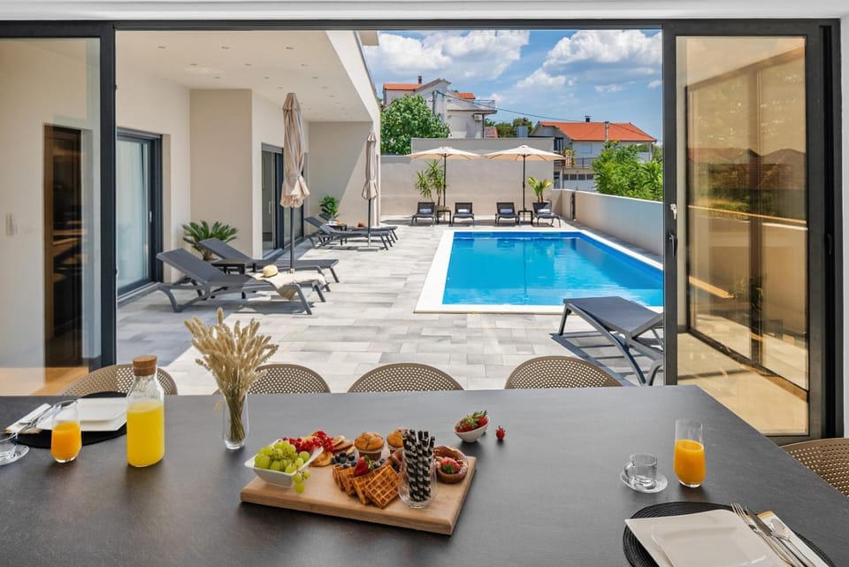Balcony/Terrace, Dining area