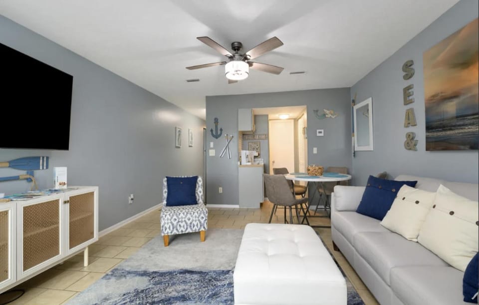 Susie Q's Beach Retreat by Sand Seeker Vacations House in Panama City Beach