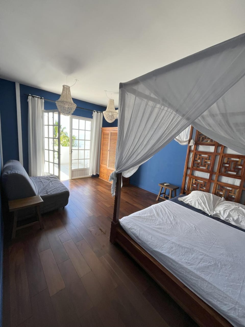 Bed, Photo of the whole room