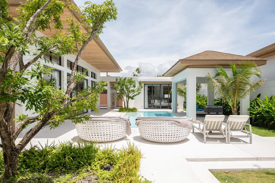 Garden, Garden view, Pool view, Swimming pool, sunbed