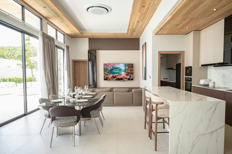 TV and multimedia, Living room, Dining area