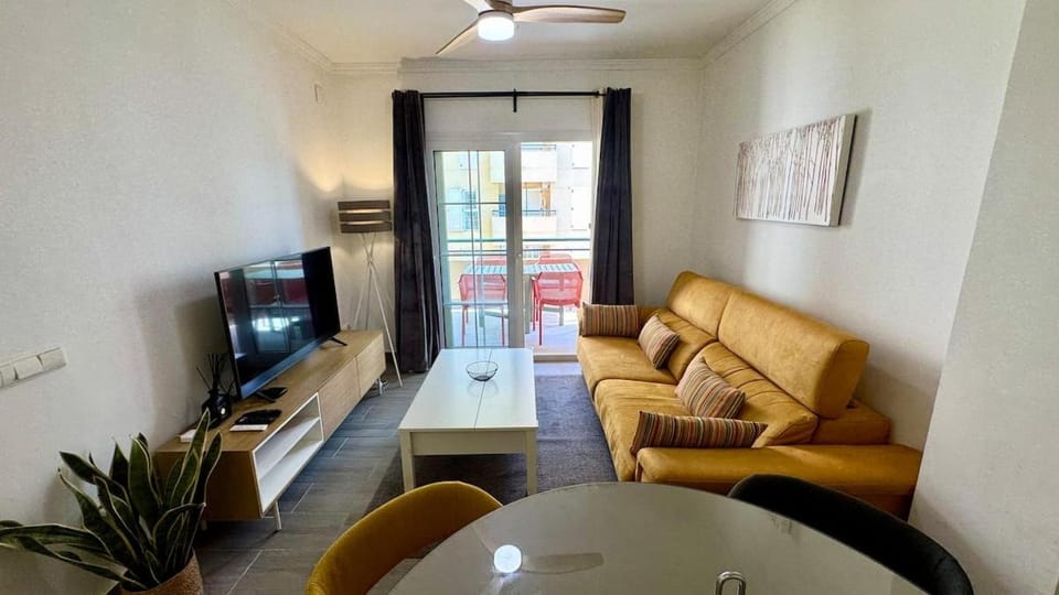 Communal lounge/ TV room, TV and multimedia, Living room, Seating area