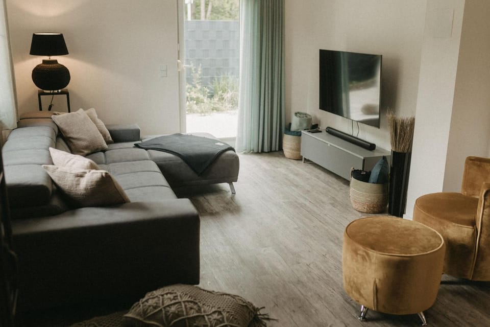 Living room, Seating area, Evening entertainment