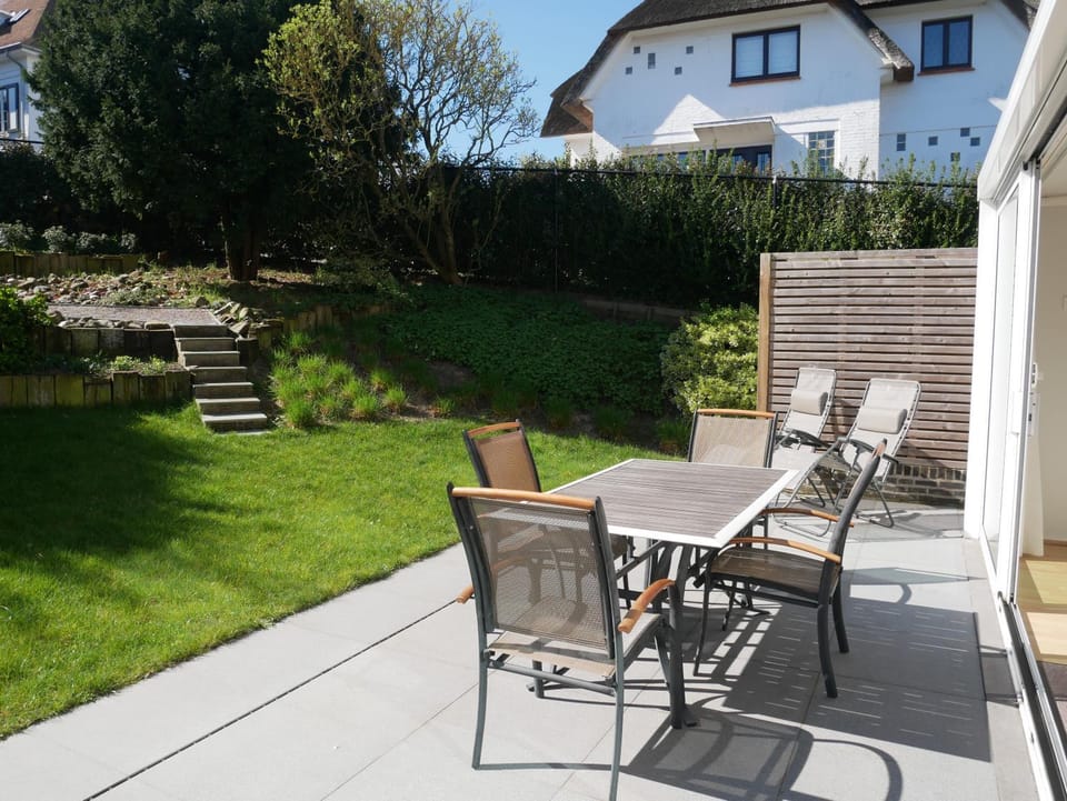 Property building, Spring, Garden, Garden view