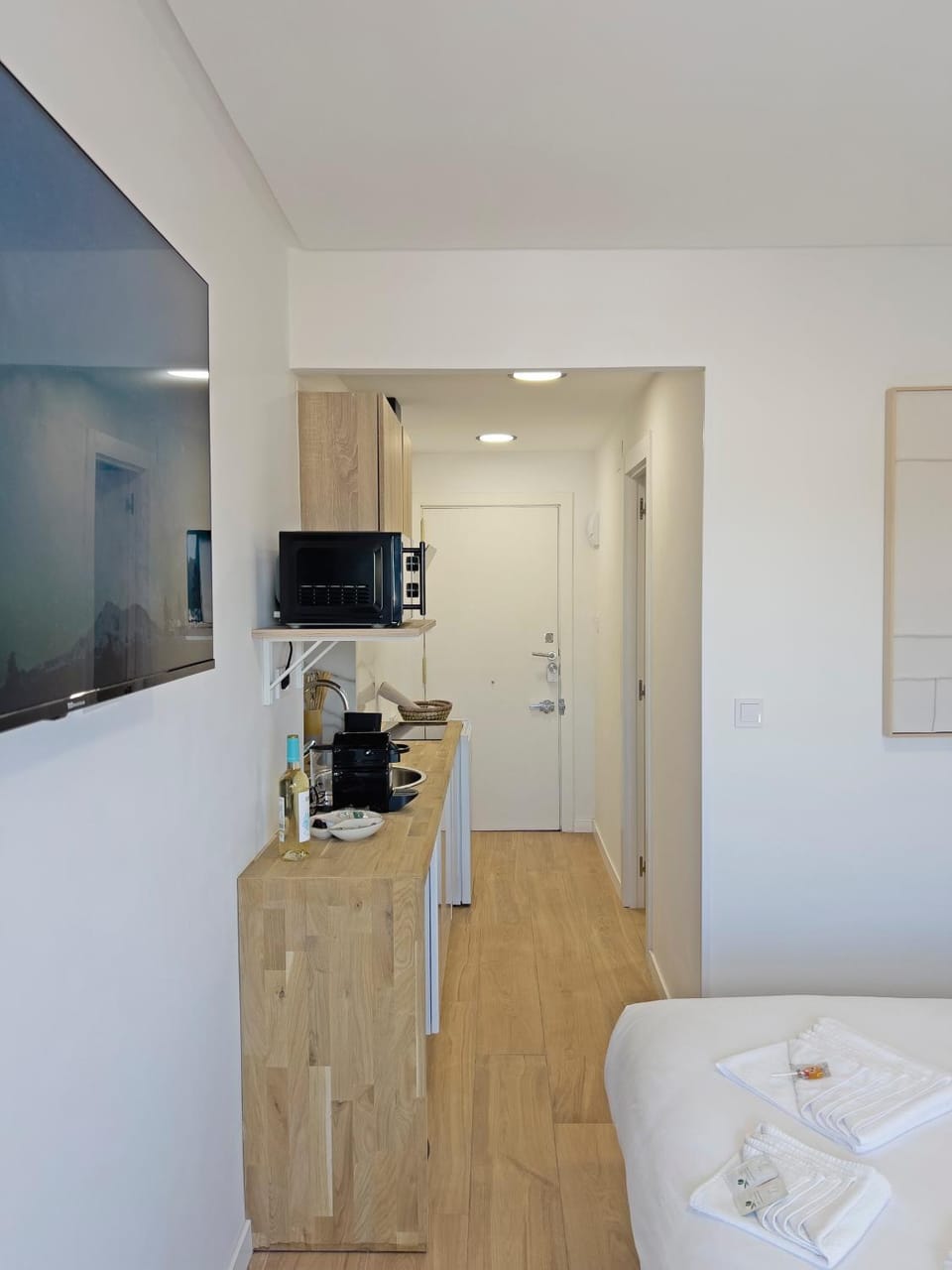Bed, TV and multimedia, Kitchen or kitchenette, Photo of the whole room, Bedroom, minibar, stove