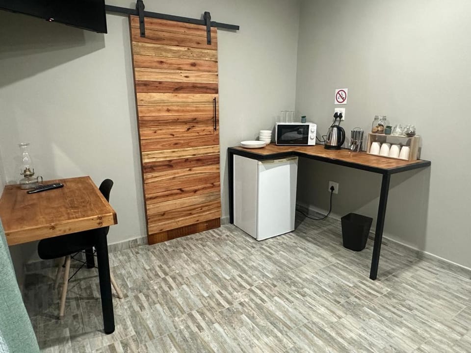 Coffee/tea facilities, Kitchen or kitchenette, kitchen