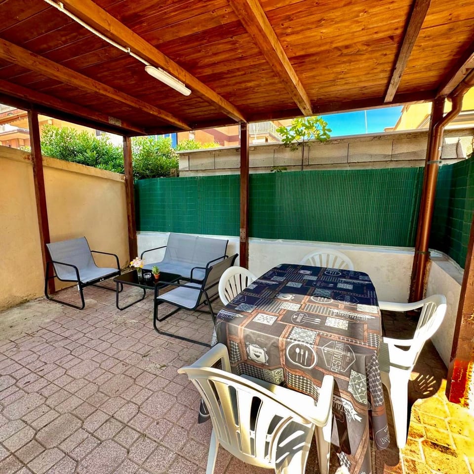 Patio, Day, View (from property/room), Balcony/Terrace, Living room, Seating area, Dining area