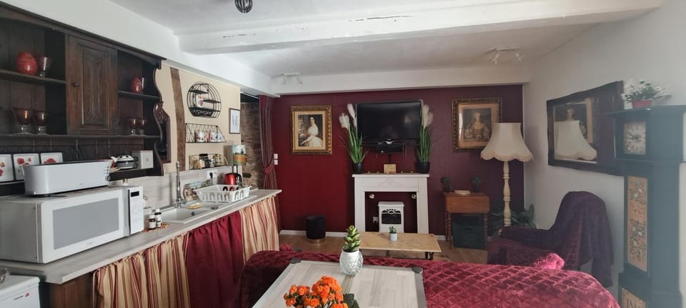 LE LODGE Serene Self Catering Apartment in Normandy