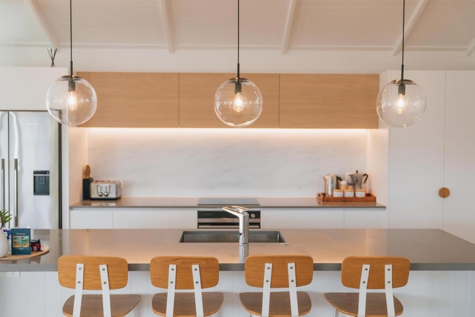 Kitchen or kitchenette, Dining area, stove