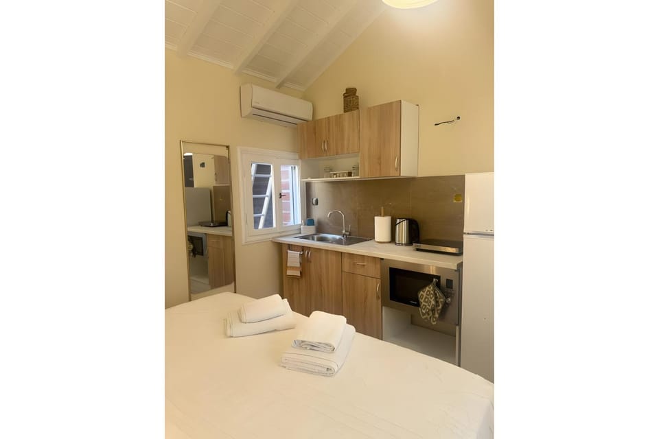 Property building, Kitchen or kitchenette, Living room