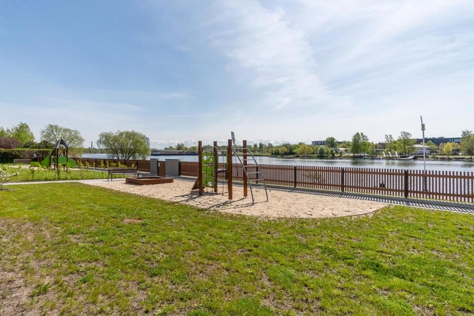 Family apartment near river, big balcony, free parking Apartment in Estonia