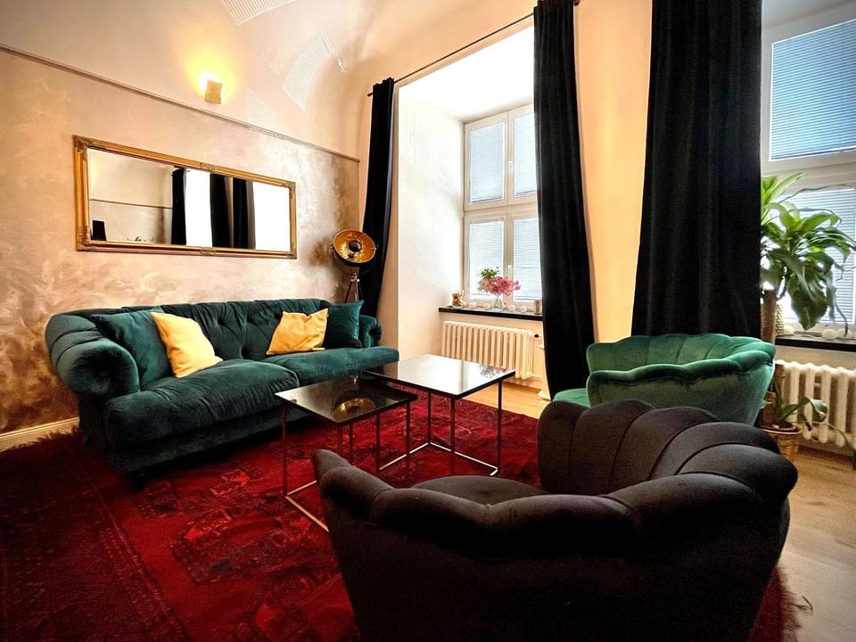 Living room, Seating area