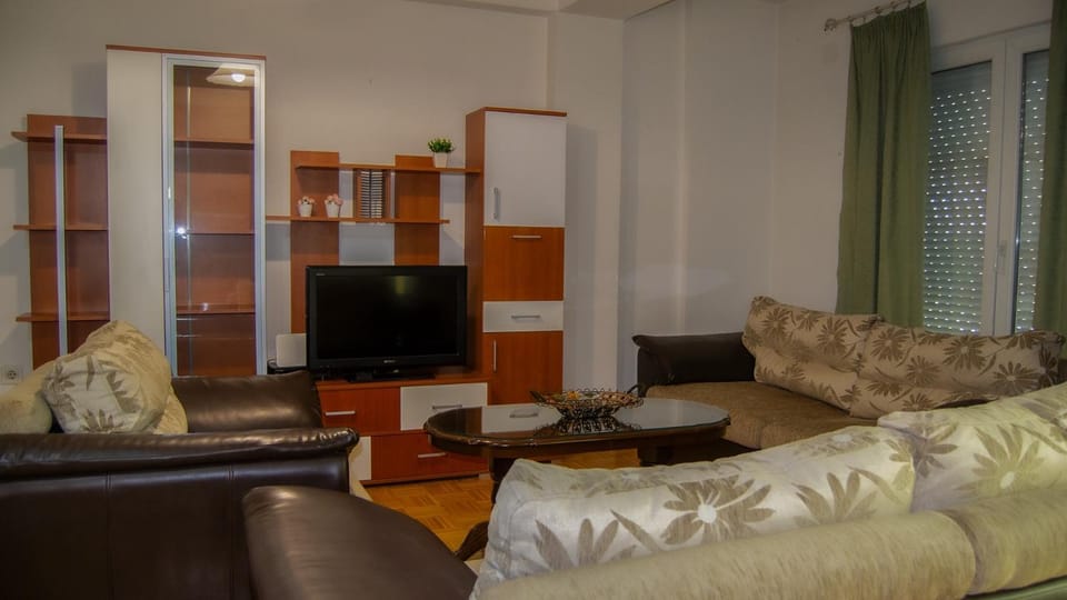 Communal lounge/ TV room, TV and multimedia, Seating area, Evening entertainment