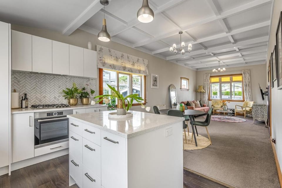 Point Chevalier Life Villa in Auckland