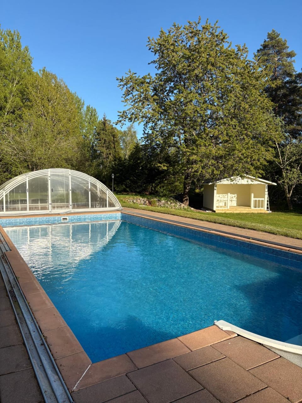 Swimming pool
