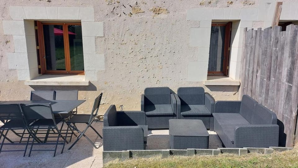 Patio, Living room