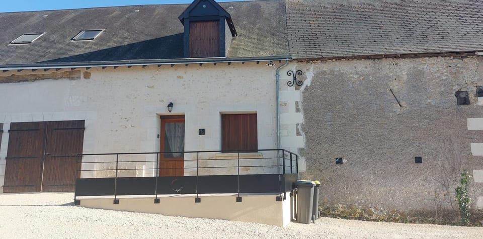Property building, Facade/entrance, Parking