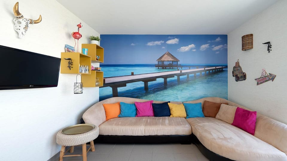 Communal lounge/ TV room, Living room