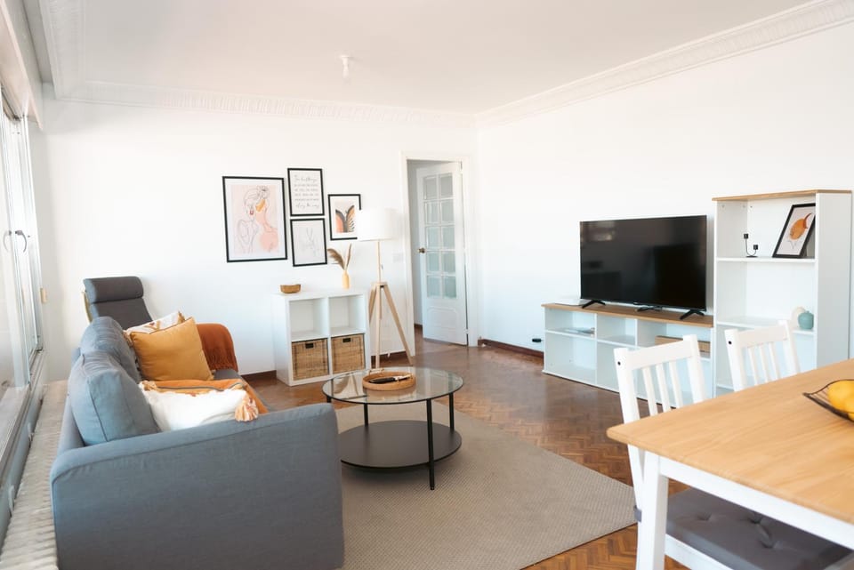 Piso familiar plaza américa Apartment in Madrid