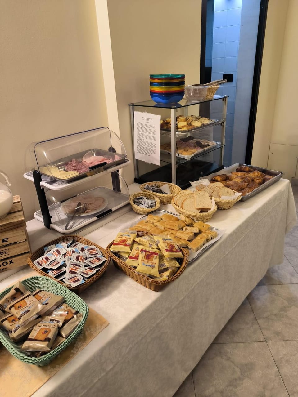 Food and drinks, Food, Buffet breakfast