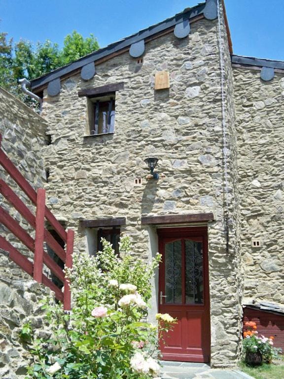 GITE MADRES- CORONAT BALCON du CANIGOU House in Catalonia
