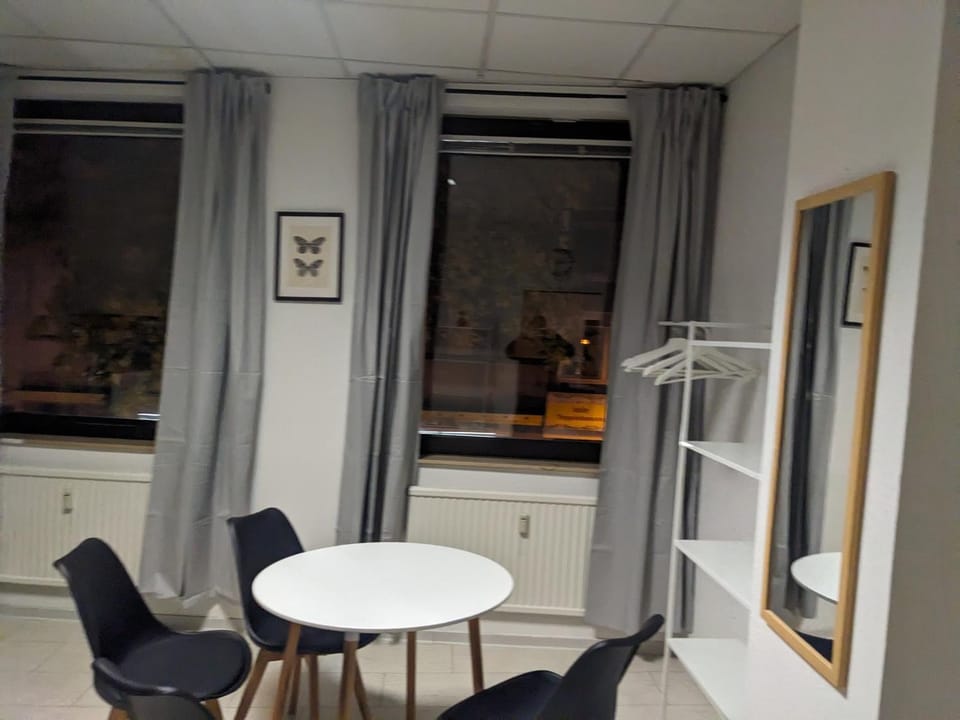Seating area, Bedroom