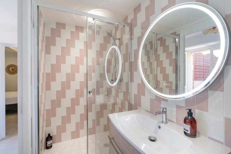 Shower, Bathroom