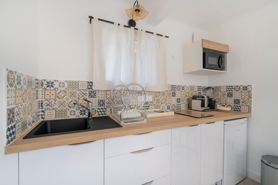 Kitchen or kitchenette, stove