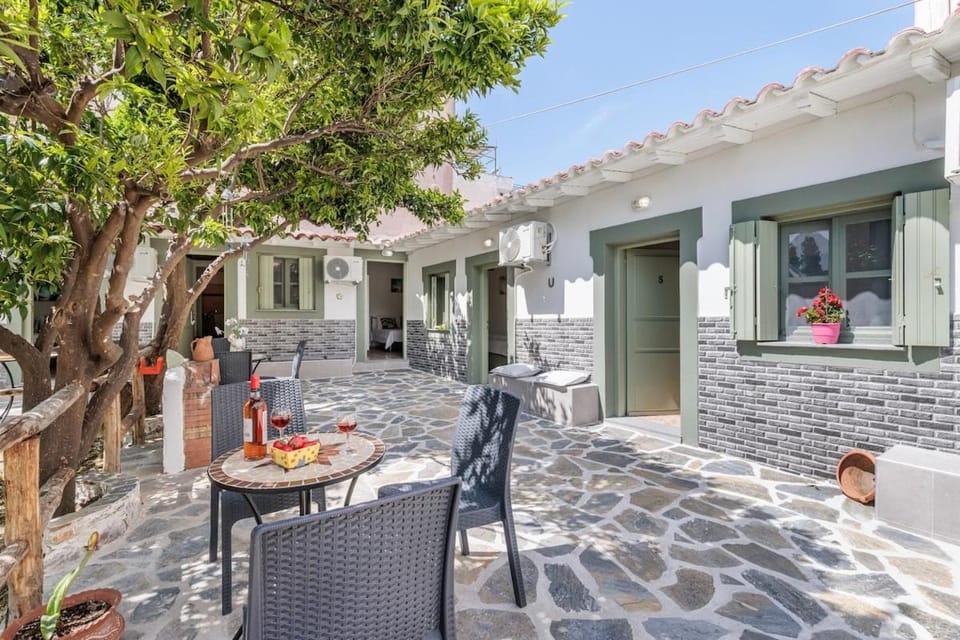 Lemon Trees Rooms II Apartment in Skopelos