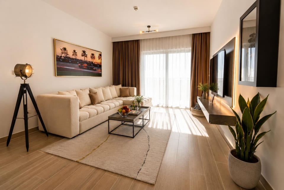 WALK TO AND VIEW ON MARINA CIRCUIT - 1BDR F1 Yas Island with F1 & Ferrari World Stunning Views Apartment in Abu Dhabi