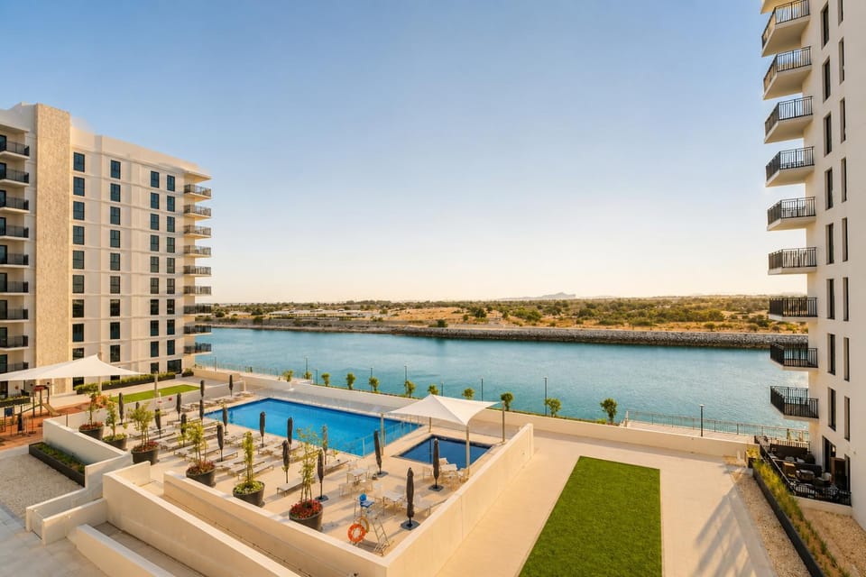 WALK TO AND VIEW ON MARINA CIRCUIT - 1BDR F1 Yas Island with F1 & Ferrari World Stunning Views Apartment in Abu Dhabi