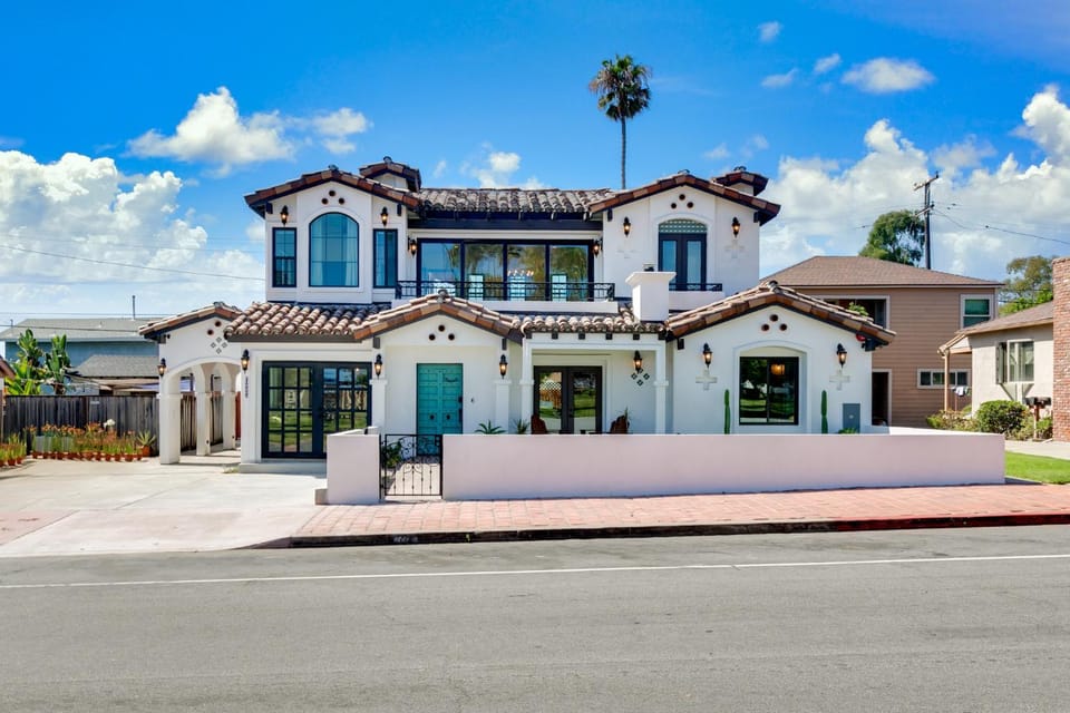 Property building, Facade/entrance, Street view, Parking