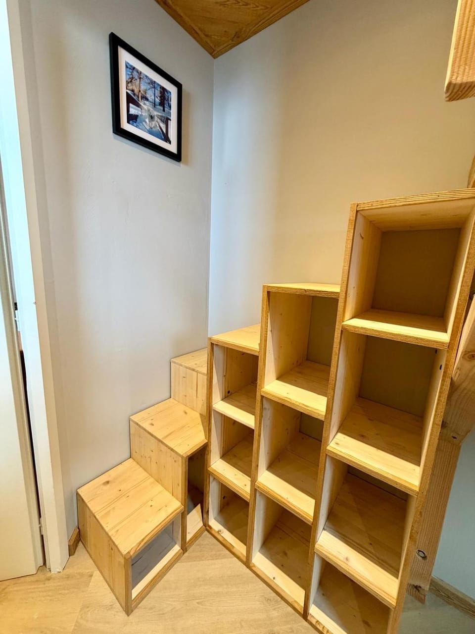 Bed, Photo of the whole room, Bedroom, bunk bed
