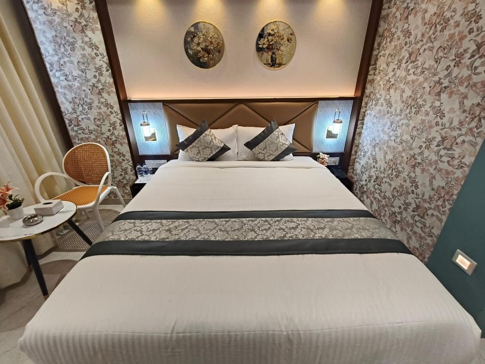 Hotel Manthan Stays - Airoli Hotel in Thane